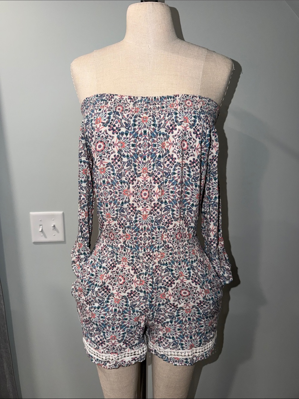 Jessica Simpson Floral Knit Top in White, Pink & Blue